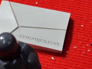 Шахматные фигуры из бетона по театральной  постановке 